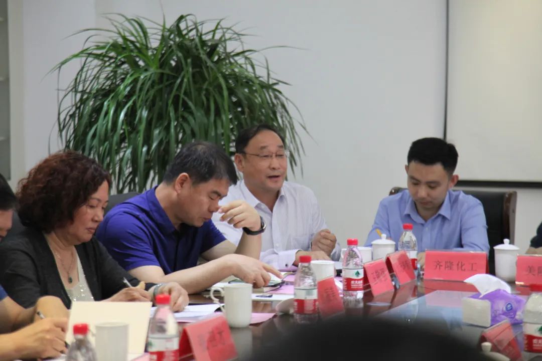 通博TBET环保公司领导在调研会上阐述公司经营情况，城乡污水治理项目建设情况等